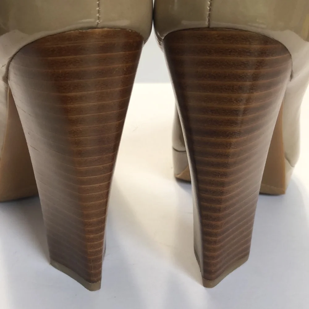 Calvin Klein Nude Platform Pointed Toe Triangular Wood Heels size 9M